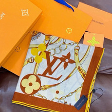 🆕 LV x TM 140披肩 【140顶级丝绒双面同色披肩】 本款L Multicolor披肩出自路易威登与知名日本 🆕 LV x TM 140披肩 【140顶级丝绒双面同色披肩】 本款L Multicolor披肩出自路易威登与知名日本