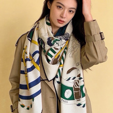 🆕 💟上新🆕💕手工卷边!羊绒和真丝混纺披肩(70%羊绒30%桑蚕丝)。 这款披肩采用经典山羊绒和真丝混纺面料,柔软轻盈 🆕 💟上新🆕💕手工卷边!羊绒和真丝混纺披肩(70%羊绒30%桑蚕丝)。 这款披肩采用经典山羊绒和真丝混纺面料,柔软轻盈