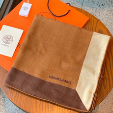 🆕 上新❤️ 【▪️摩登重磅圈C位!官网已断货,各种加价都巨难买!!!Hermes 秋冬首款140羊绒真丝围巾!! 🆕 上新❤️ 【▪️摩登重磅圈C位!官网已断货,各种加价都巨难买!!!Hermes 秋冬首款140羊绒真丝围巾!!
