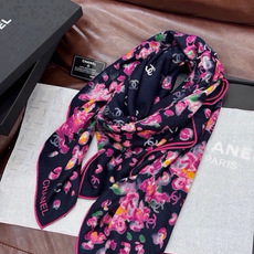 🆕 🌸·春日碎花 Chanel 140丝绒双面披肩 新款碎花花披肩 超级有氛围感 135*135cm的大尺寸 配色太好 🆕 🌸·春日碎花 Chanel 140丝绒双面披肩 新款碎花花披肩 超级有氛围感 135*135cm的大尺寸 配色太好