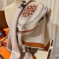 🆕 上新❤️ 【▪️摩登重磅圈C位!官网已断货,各种加价都巨难买!!!Hermes 秋冬首款140羊绒真丝围巾!! 🆕 上新❤️ 【▪️摩登重磅圈C位!官网已断货,各种加价都巨难买!!!Hermes 秋冬首款140羊绒真丝围巾!!