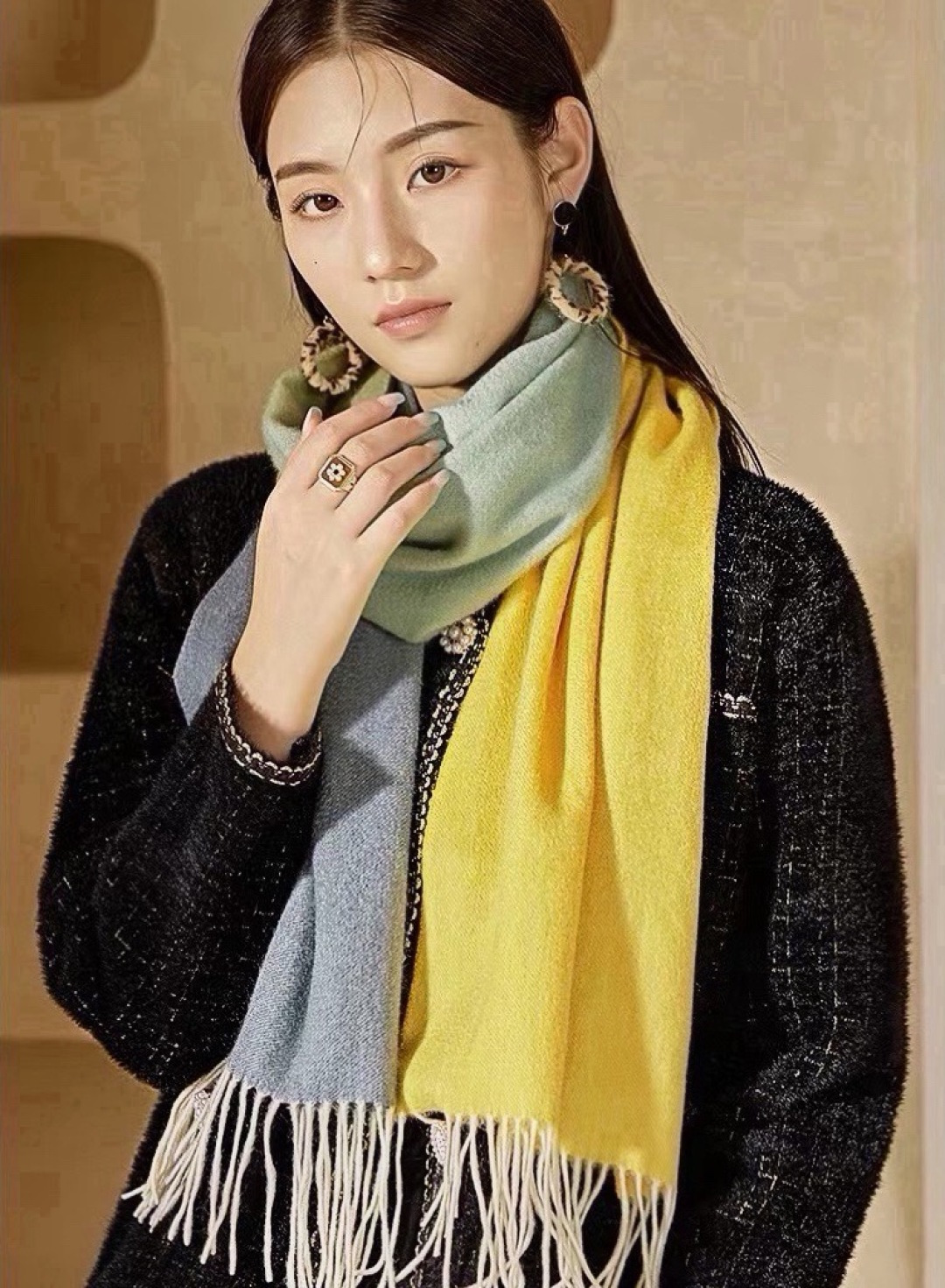 🆕  ✨✨太美了😍 爱马仕 情侣款 美到要尖叫😱专柜最新款🎊英伦欧美范儿「多色渐变」又是一款即时尚又实用的大围巾&长巾，