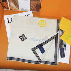 🆕 LV x TM 140披肩 【140顶级丝绒双面同色披肩】 本款L Multicolor披肩出自路易威登与知名日本 🆕 LV x TM 140披肩 【140顶级丝绒双面同色披肩】 本款L Multicolor披肩出自路易威登与知名日本