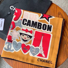 🆕 高级成衣系列~Chanel 【140双面同色丝绒披肩】 此系列谱写一曲自由轻灵的赞歌 本系列作品创新演绎品牌的 🆕 高级成衣系列~Chanel 【140双面同色丝绒披肩】 此系列谱写一曲自由轻灵的赞歌 本系列作品创新演绎品牌的