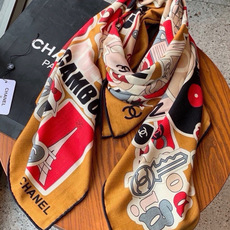 🆕 高级成衣系列~Chanel 【140双面同色丝绒披肩】 此系列谱写一曲自由轻灵的赞歌 本系列作品创新演绎品牌的 🆕 高级成衣系列~Chanel 【140双面同色丝绒披肩】 此系列谱写一曲自由轻灵的赞歌 本系列作品创新演绎品牌的