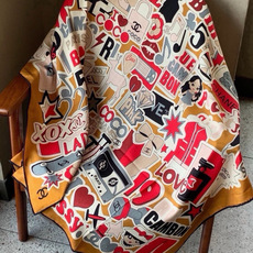 🆕 高级成衣系列~Chanel 【140双面同色丝绒披肩】 此系列谱写一曲自由轻灵的赞歌 本系列作品创新演绎品牌的 🆕 高级成衣系列~Chanel 【140双面同色丝绒披肩】 此系列谱写一曲自由轻灵的赞歌 本系列作品创新演绎品牌的