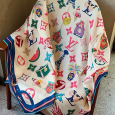 🆕 LV x TM 140披肩 【140顶级丝绒双面同色披肩】 本款L Multicolor披肩出自路易威登与知名日本 🆕 LV x TM 140披肩 【140顶级丝绒双面同色披肩】 本款L Multicolor披肩出自路易威登与知名日本