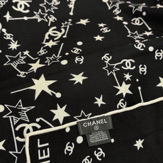 Chanel ~新品~ 【140顶级丝绒双面同色】 繁星点点与双C的完美结合 适合各种场合搭配使用 黑白两色经典优雅 真 Chanel ~新品~ 【140顶级丝绒双面同色】 繁星点点与双C的完美结合 适合各种场合搭配使用 黑白两色经典优雅 真
