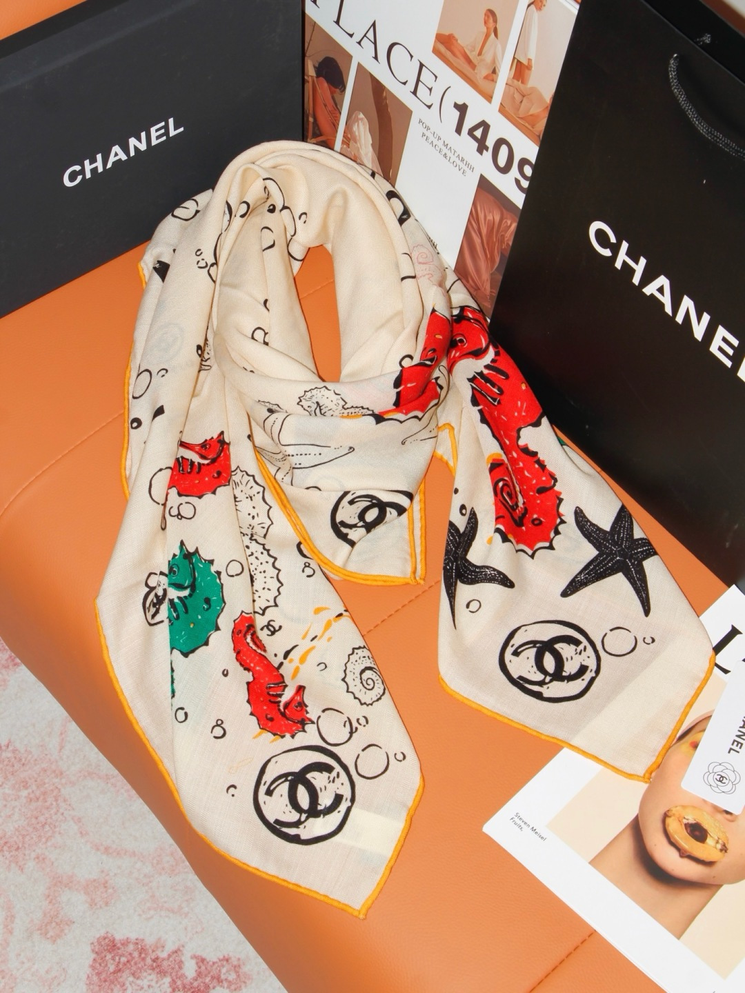 Chanel 🌊✨🐚💙Coco Beach 140双面丝绒披肩 26秋冬新品～ 被它的印花治愈，Coco Beach系列