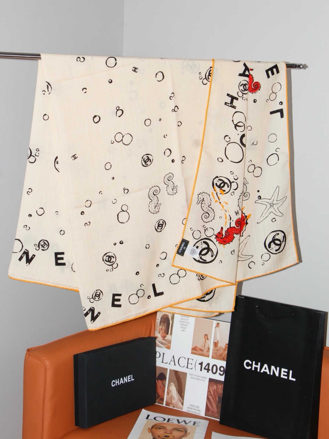 Chanel 🌊✨🐚💙Coco Beach 140双面丝绒披肩 26秋冬新品～ 被它的印花治愈，Coco Beach系列