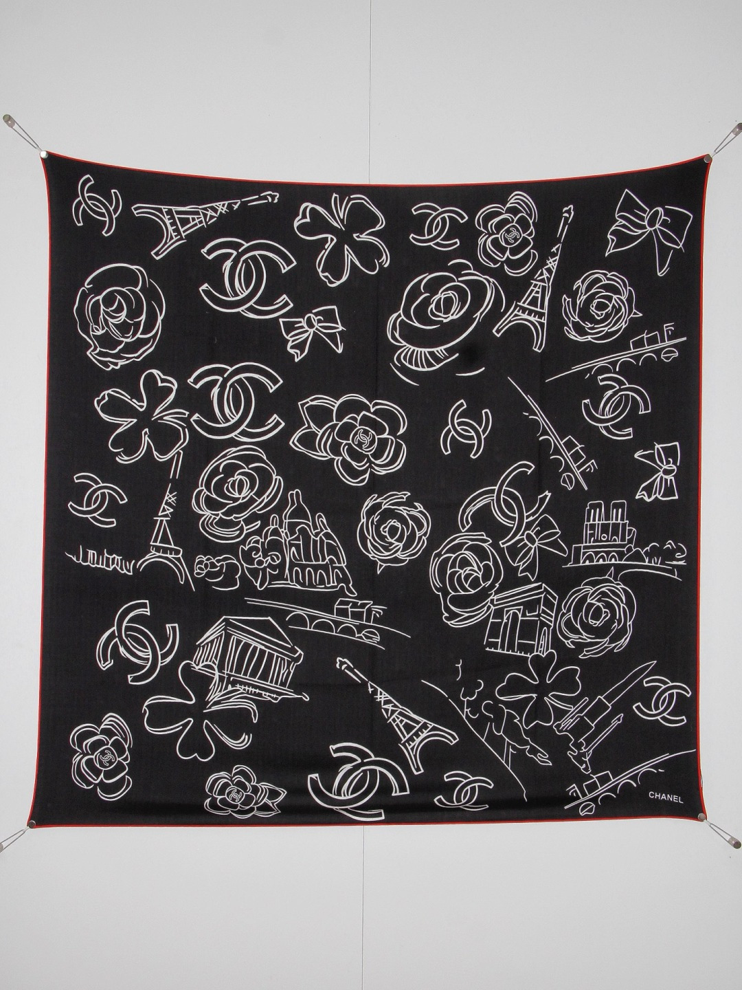 Chanel ~山茶花、口红、经典双C组合设计 140双面丝绒披肩～26秋冬新品 手工卷边丝绒方巾（30%桑蚕丝70%羊