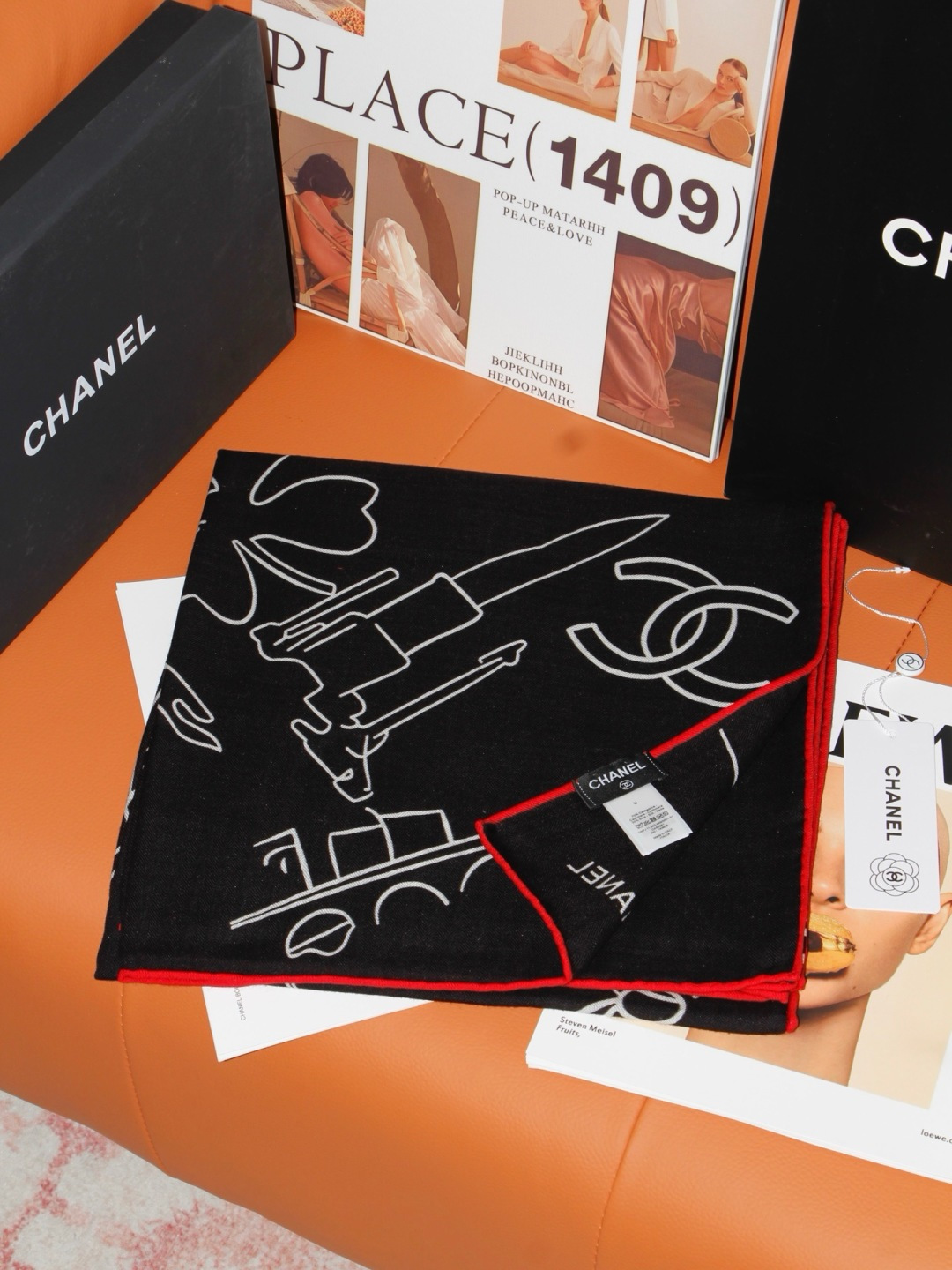 Chanel ~山茶花、口红、经典双C组合设计 140双面丝绒披肩～26秋冬新品 手工卷边丝绒方巾（30%桑蚕丝70%羊