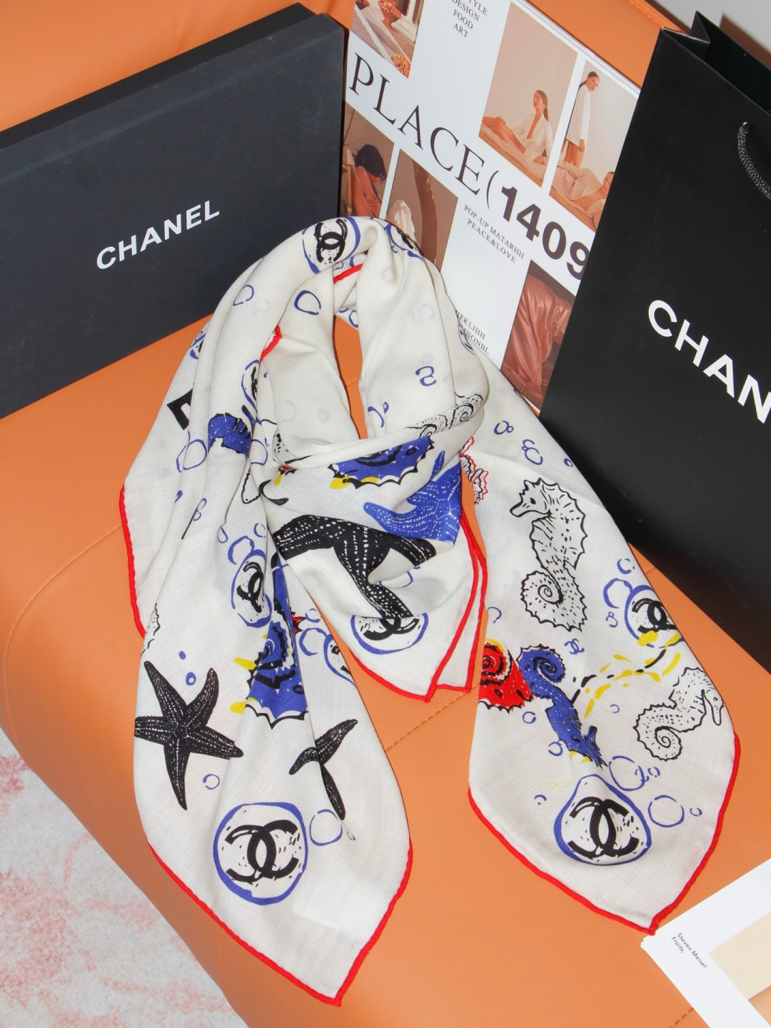 Chanel 🌊✨🐚💙Coco Beach 140双面丝绒披肩 26秋冬新品～ 被它的印花治愈，Coco Beach系列