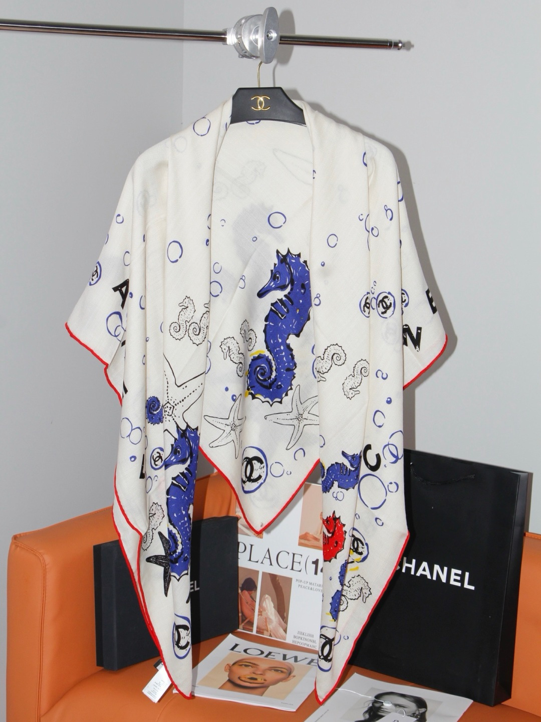 Chanel 🌊✨🐚💙Coco Beach 140双面丝绒披肩 26秋冬新品～ 被它的印花治愈，Coco Beach系列