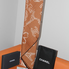 Chanel ~山茶花、口红、经典双C组合设计 140双面丝绒披肩~26秋冬新品 手工卷边丝绒方巾(30%桑蚕丝70%羊 Chanel ~山茶花、口红、经典双C组合设计 140双面丝绒披肩~26秋冬新品 手工卷边丝绒方巾(30%桑蚕丝70%羊