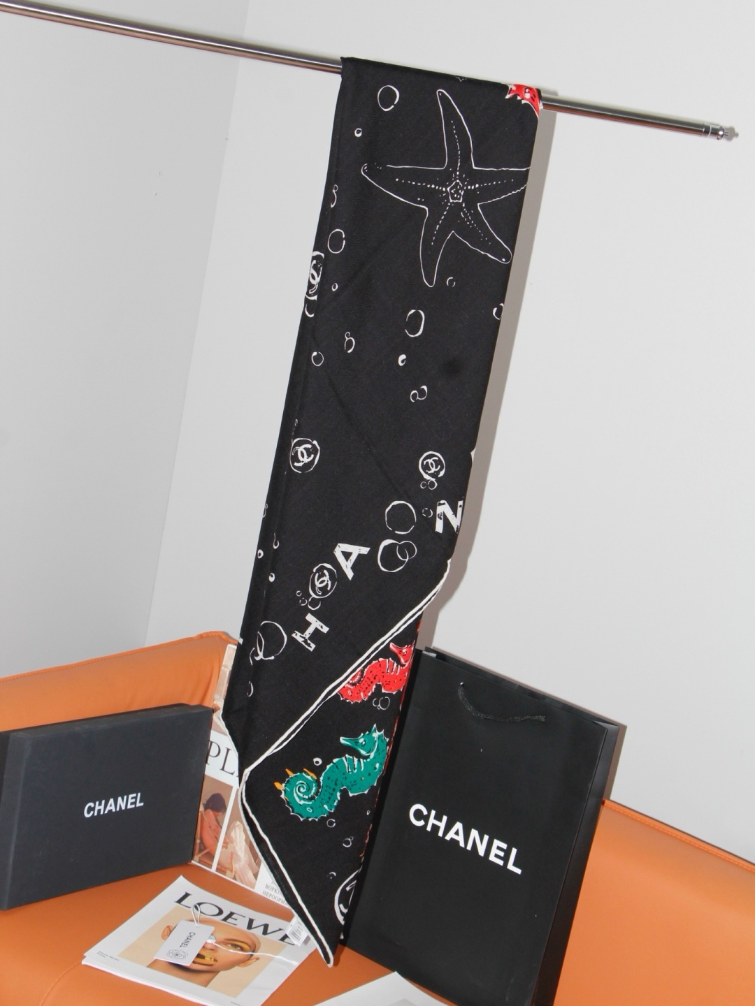 Chanel 🌊✨🐚💙Coco Beach 140双面丝绒披肩 26秋冬新品～ 被它的印花治愈，Coco Beach系列