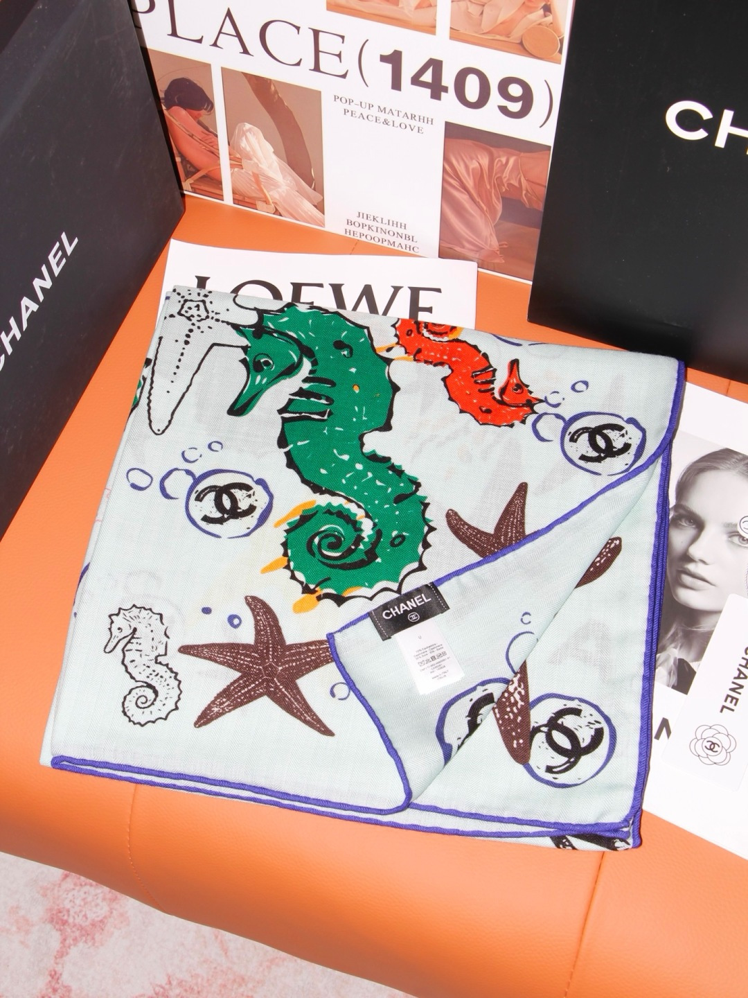 Chanel 🌊✨🐚💙Coco Beach 140双面丝绒披肩 26秋冬新品～ 被它的印花治愈，Coco Beach系列