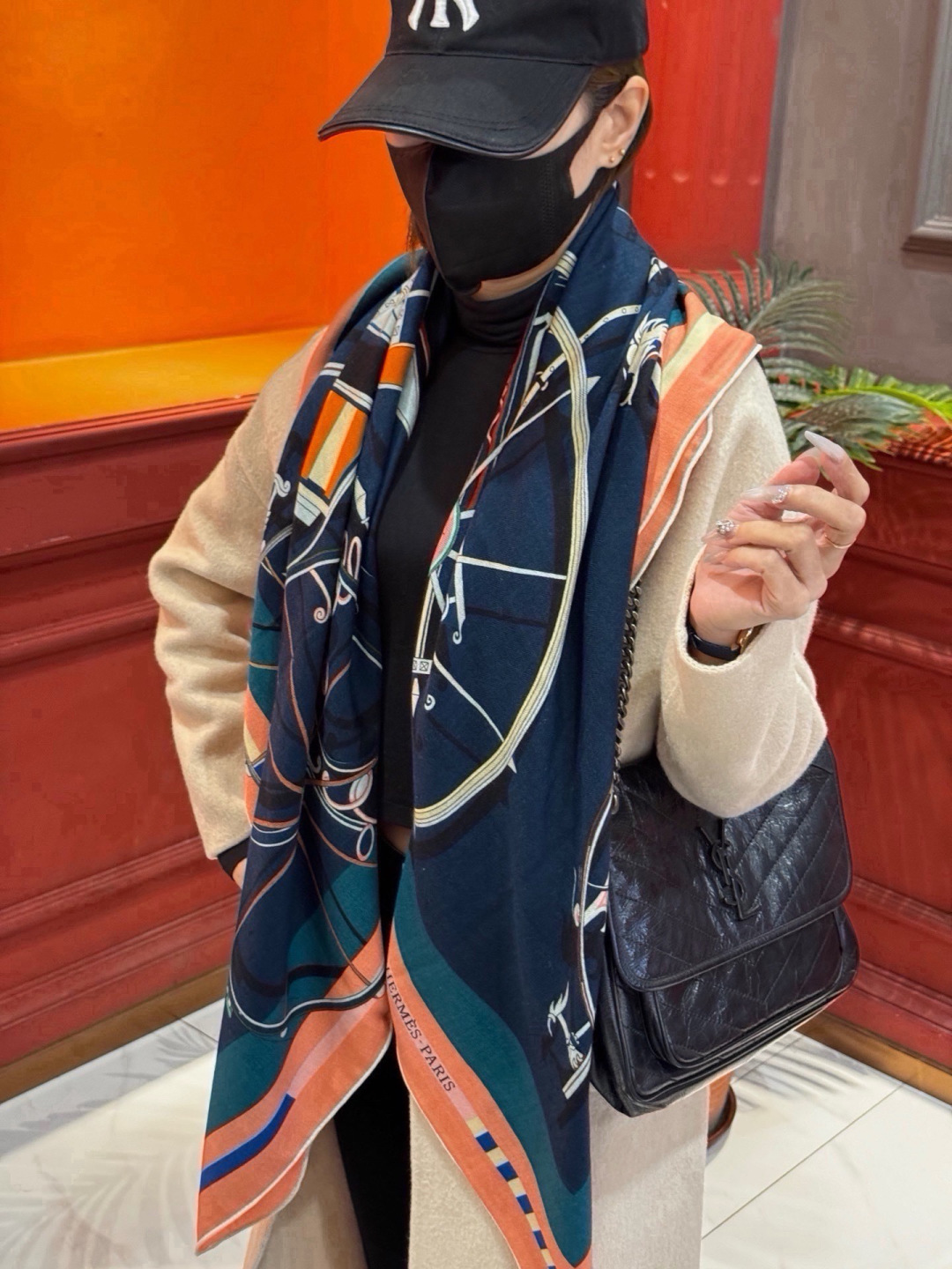 ❄️【双面同色】原单爱马仕140cm丝绒方巾💕 《平衡马车》，没有体验过野村大辅的豪华马车，就不算拥有丰富的人生经历。就