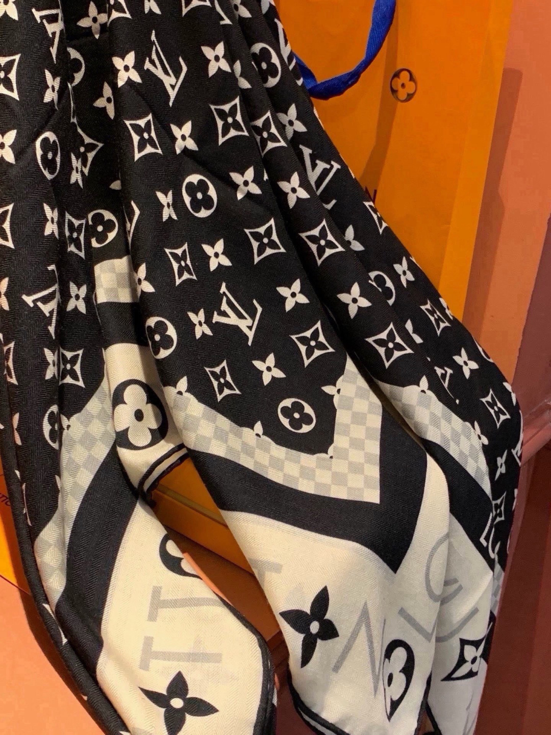 MONOGRAM INFINITY 140丝绒方巾 【140顶级丝绒双面同色】 Monogram Infinity 方巾