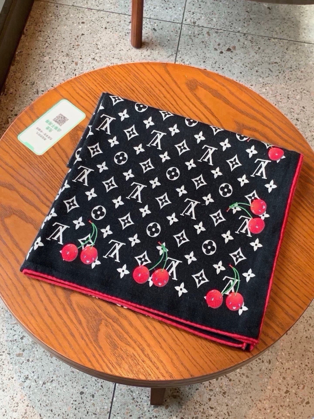 LV X TM MONOGRAM CERISE 【双面丝绒同色】 LV × TM Monogram Cerise 方巾出