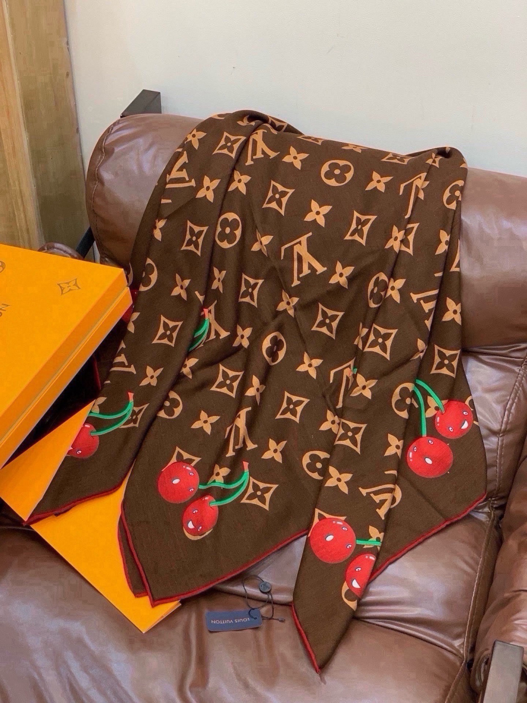 LV X TM MONOGRAM CERISE 140丝绒方巾 【140双面丝绒同色】 LV × TM Monogram