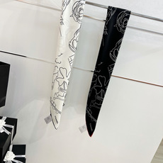 Chanel ~26新品~90双面真丝 山茶花、四叶草、埃菲尔铁塔与双C的完美搭配 适合各种场合搭配使用 设计灵动高级感 Chanel ~26新品~90双面真丝 山茶花、四叶草、埃菲尔铁塔与双C的完美搭配 适合各种场合搭配使用 设计灵动高级感