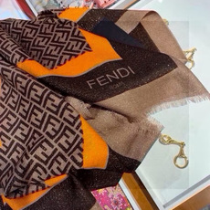 【▪️闪光女神披肩,璀璨夺目】Fendi神仙级好物!!!简约款做出内涵特别不容易!版型,柔软度,手感等都超级赞!戒指绒镶 【▪️闪光女神披肩,璀璨夺目】Fendi神仙级好物!!!简约款做出内涵特别不容易!版型,柔软度,手感等都超级赞!戒指绒镶