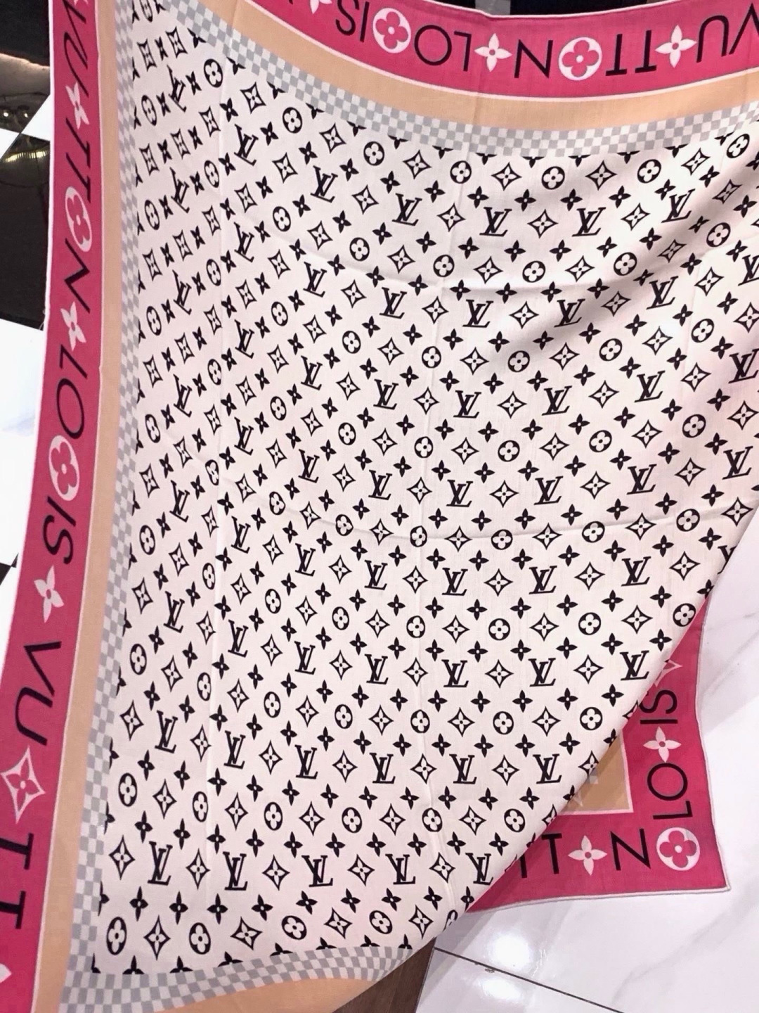 MONOGRAM INFINITY 140丝绒方巾 【140顶级丝绒双面同色】 Monogram Infinity 方巾
