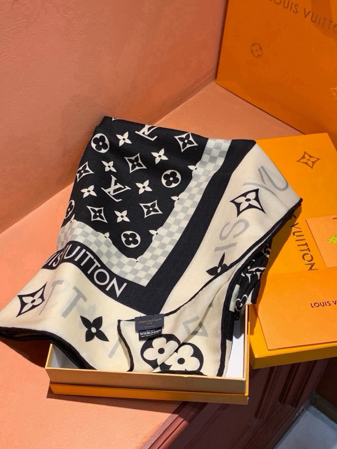 MONOGRAM INFINITY 140丝绒方巾 【140顶级丝绒双面同色】 Monogram Infinity 方巾
