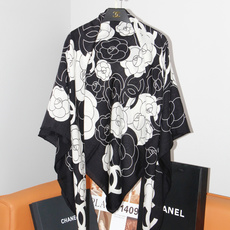 香奈儿上新❤️ 【Chanel】 经典茶花优雅Coco风,Chanel最新丝绒大方巾~气质到骨子里,香奶奶新一季的面料 香奈儿上新❤️ 【Chanel】 经典茶花优雅Coco风,Chanel最新丝绒大方巾~气质到骨子里,香奶奶新一季的面料