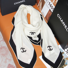 2026秋冬新品 Chanel 140披肩 30%真丝70%羊绒 马修.布拉齐将自己的首个系列作品构思为一场与嘉柏丽尔 2026秋冬新品 Chanel 140披肩 30%真丝70%羊绒 马修.布拉齐将自己的首个系列作品构思为一场与嘉柏丽尔