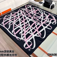 Chanel 26c~ 【18mm顶级双面真丝印花丝巾】 设计元素主要丝带、品牌logo 非常经典的设计、不挑人, 超显 Chanel 26c~ 【18mm顶级双面真丝印花丝巾】 设计元素主要丝带、品牌logo 非常经典的设计、不挑人, 超显
