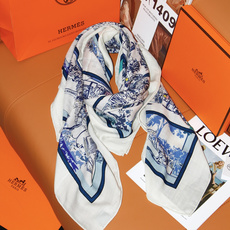 “林荫大道”140双面丝绒方巾-Hermes 手工卷边真丝方巾(30%桑蚕丝70%羊绒) 轻盈、大胆和无穷无尽的俏皮感 “林荫大道”140双面丝绒方巾-Hermes 手工卷边真丝方巾(30%桑蚕丝70%羊绒) 轻盈、大胆和无穷无尽的俏皮感