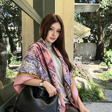 “林荫大道”140双面丝绒方巾-Hermes 手工卷边真丝方巾(30%桑蚕丝70%羊绒) 轻盈、大胆和无穷无尽的俏皮感 “林荫大道”140双面丝绒方巾-Hermes 手工卷边真丝方巾(30%桑蚕丝70%羊绒) 轻盈、大胆和无穷无尽的俏皮感