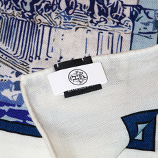 “林荫大道”140双面丝绒方巾-Hermes 手工卷边真丝方巾(30%桑蚕丝70%羊绒) 轻盈、大胆和无穷无尽的俏皮感 “林荫大道”140双面丝绒方巾-Hermes 手工卷边真丝方巾(30%桑蚕丝70%羊绒) 轻盈、大胆和无穷无尽的俏皮感