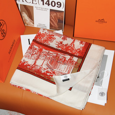“林荫大道”140双面丝绒方巾-Hermes 手工卷边真丝方巾(30%桑蚕丝70%羊绒) 轻盈、大胆和无穷无尽的俏皮感 “林荫大道”140双面丝绒方巾-Hermes 手工卷边真丝方巾(30%桑蚕丝70%羊绒) 轻盈、大胆和无穷无尽的俏皮感