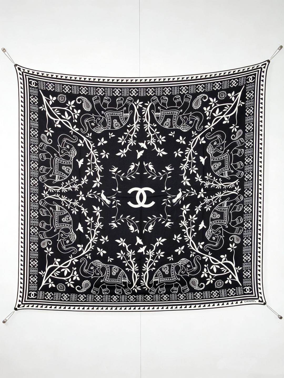 2026秋冬新品 Chanel  140披肩 30%真丝70%羊绒 马修.布拉齐将自己的首个系列作品构思为一场与嘉柏丽尔