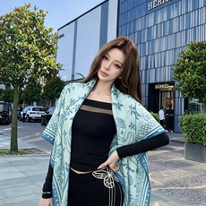 2026秋冬新品 Chanel 140披肩 30%真丝70%羊绒 马修.布拉齐将自己的首个系列作品构思为一场与嘉柏丽尔 2026秋冬新品 Chanel 140披肩 30%真丝70%羊绒 马修.布拉齐将自己的首个系列作品构思为一场与嘉柏丽尔