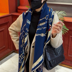 羊绒新款🆕👏👏买了都说好看‼️推荐💕爱马仕双面同色羊绒方巾【跃动的马儿双面同色140】,顶级工艺超值‼️爱马仕专柜爆款🎁 羊绒新款🆕👏👏买了都说好看‼️推荐💕爱马仕双面同色羊绒方巾【跃动的马儿双面同色140】,顶级工艺超值‼️爱马仕专柜爆款🎁