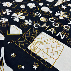 Chanel ~新品~ 【140顶级丝绒双面同色】 包包、香水瓶、山茶花与双C的完美结合 适合各种场合搭配使用 黑白两色 Chanel ~新品~ 【140顶级丝绒双面同色】 包包、香水瓶、山茶花与双C的完美结合 适合各种场合搭配使用 黑白两色