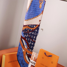 LV x TM 140披肩 【140顶级丝绒双面同色披肩】 本款L Multicolor披肩出自路易威登与知名日本艺术家 LV x TM 140披肩 【140顶级丝绒双面同色披肩】 本款L Multicolor披肩出自路易威登与知名日本艺术家