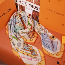 LV x TM 140披肩 【140顶级丝绒双面同色披肩】 本款L Multicolor披肩出自路易威登与知名日本艺术家 LV x TM 140披肩 【140顶级丝绒双面同色披肩】 本款L Multicolor披肩出自路易威登与知名日本艺术家