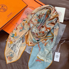 “马术学院”140双面同色丝绒披肩~Hermes 手工卷边丝绒方巾(30%桑蚕丝70%羊绒) 这款爱马仕的经典单品展现 “马术学院”140双面同色丝绒披肩~Hermes 手工卷边丝绒方巾(30%桑蚕丝70%羊绒) 这款爱马仕的经典单品展现