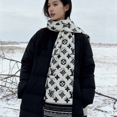 💟Iv最火的村上隆三彩羊绒长巾出货了!也可做装裱画,绝美无比,尽显时尚高端大气奢华风格!年度最佳爆款 !材质是百分百💯羊 💟Iv最火的村上隆三彩羊绒长巾出货了!也可做装裱画,绝美无比,尽显时尚高端大气奢华风格!年度最佳爆款 !材质是百分百💯羊