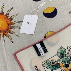 Dior 双面同色丝绒印花方巾 140丝绒面料多色 Dior Astral Flowers 这款方巾饰以 Dior As Dior 双面同色丝绒印花方巾 140丝绒面料多色 Dior Astral Flowers 这款方巾饰以 Dior As