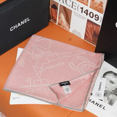 Chanel ~山茶花、口红、经典双C组合设计 140双面丝绒披肩~26秋冬新品 手工卷边丝绒方巾(30%桑蚕丝70%羊 Chanel ~山茶花、口红、经典双C组合设计 140双面丝绒披肩~26秋冬新品 手工卷边丝绒方巾(30%桑蚕丝70%羊