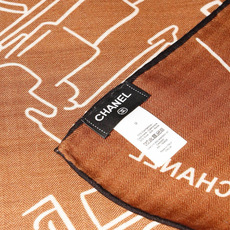 Chanel ~山茶花、口红、经典双C组合设计 140双面丝绒披肩~26秋冬新品 手工卷边丝绒方巾(30%桑蚕丝70%羊 Chanel ~山茶花、口红、经典双C组合设计 140双面丝绒披肩~26秋冬新品 手工卷边丝绒方巾(30%桑蚕丝70%羊