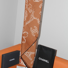 Chanel ~山茶花、口红、经典双C组合设计 140双面丝绒披肩~26秋冬新品 手工卷边丝绒方巾(30%桑蚕丝70%羊 Chanel ~山茶花、口红、经典双C组合设计 140双面丝绒披肩~26秋冬新品 手工卷边丝绒方巾(30%桑蚕丝70%羊