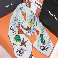 Chanel 🌊✨🐚💙Coco Beach 140双面丝绒披肩 26秋冬新品~ 被它的印花治愈,Coco Beach系列 Chanel 🌊✨🐚💙Coco Beach 140双面丝绒披肩 26秋冬新品~ 被它的印花治愈,Coco Beach系列