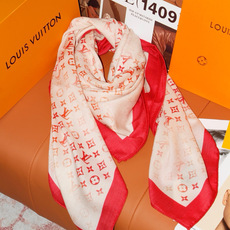 LV x TM 140披肩 【140顶级丝绒双面同色披肩】 本款L Multicolor披肩出自路易威登与知名日本艺术家 LV x TM 140披肩 【140顶级丝绒双面同色披肩】 本款L Multicolor披肩出自路易威登与知名日本艺术家